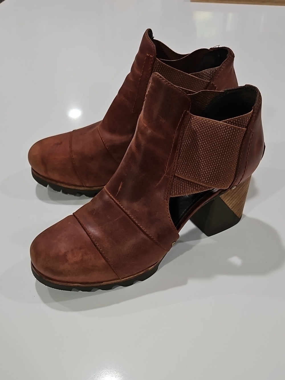 Sorel Addington Brown Leather Cutout Ankle Booties Sz 8.5
